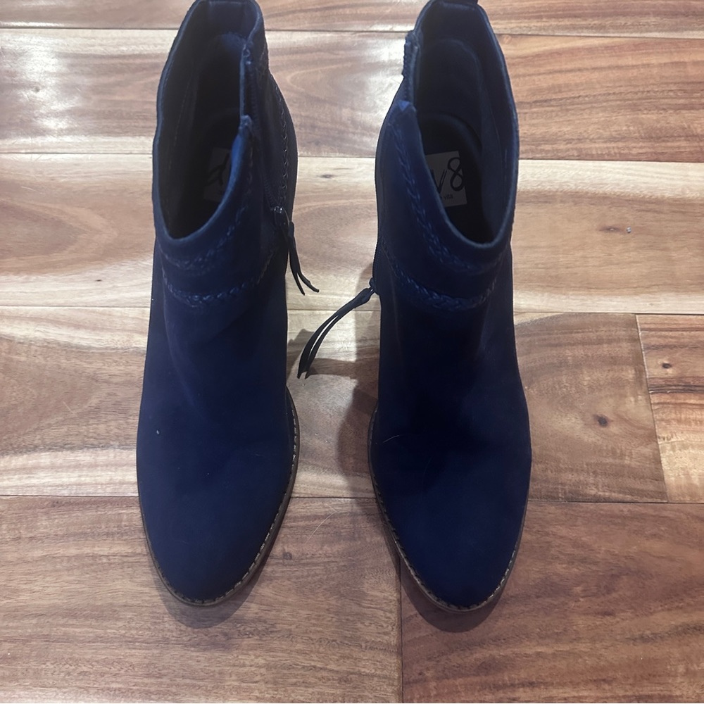 Women’s Heeled Bootie Shoe Navy Size 9 by DV8